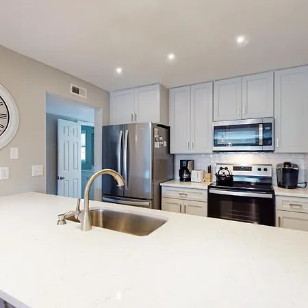 7576 The Moorings Villa